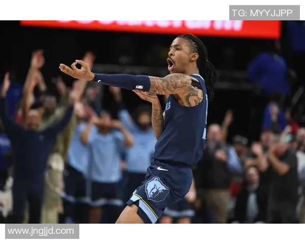 足球明星私下生活揭秘球场之外的真实瞬间与精彩故事